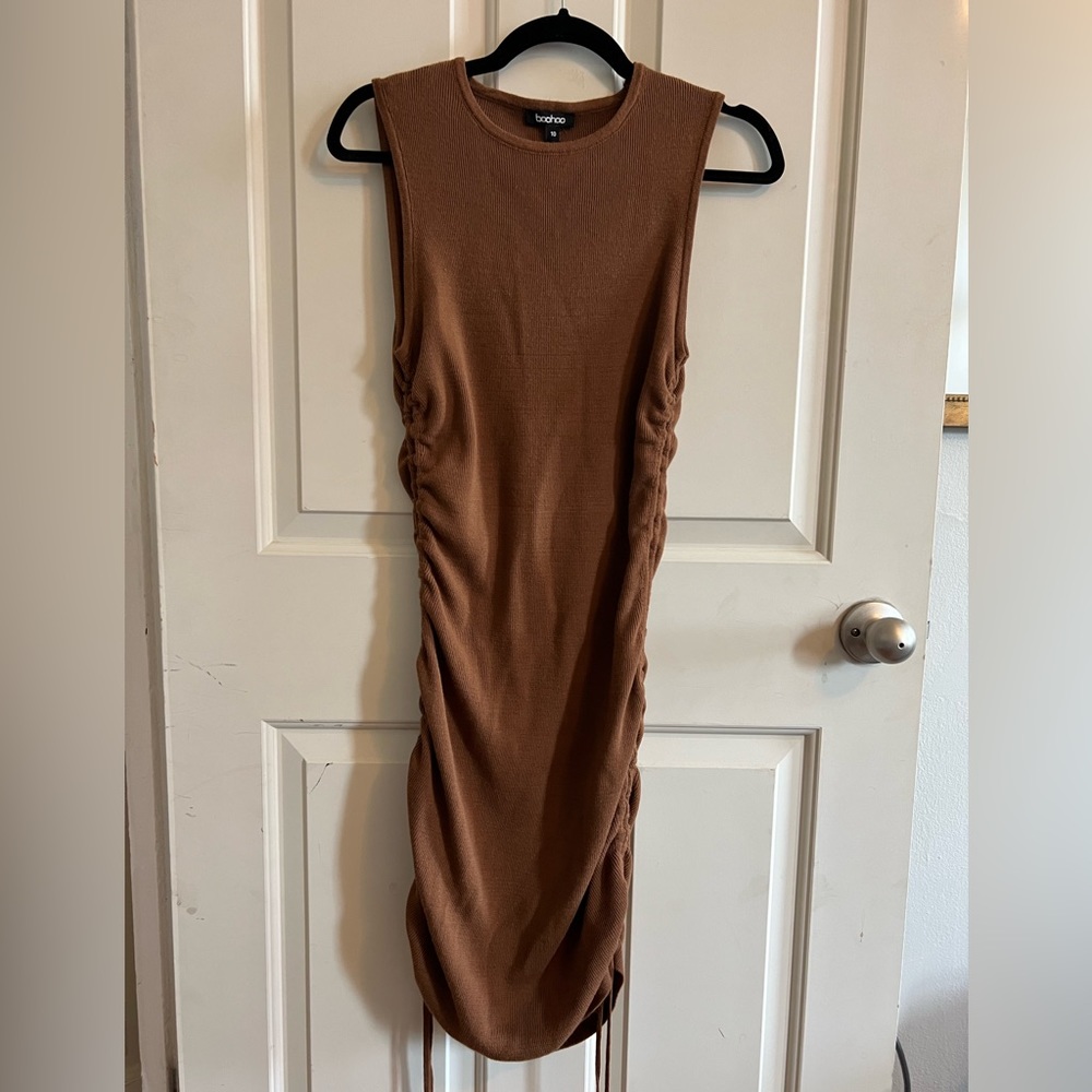 BOOHOO | Sleeveless knit dress with adjustable ruching NWT - Picture 3 of 7